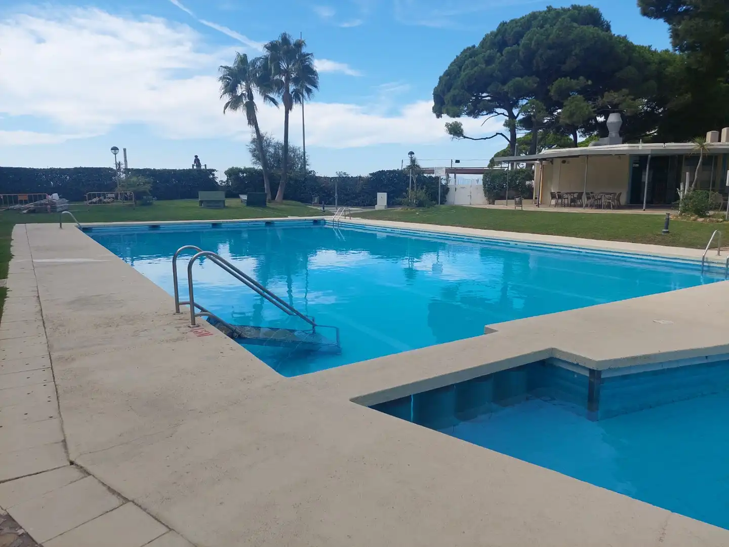 Piscina de Apartamento en venta en Salou con Calefacción, Terraza y Amueblado