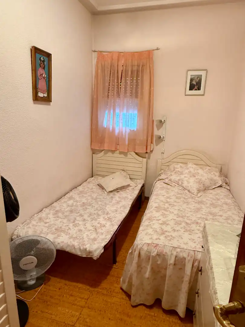 Habitación de Ático en venta en Barcelona con Terraza y Balcón