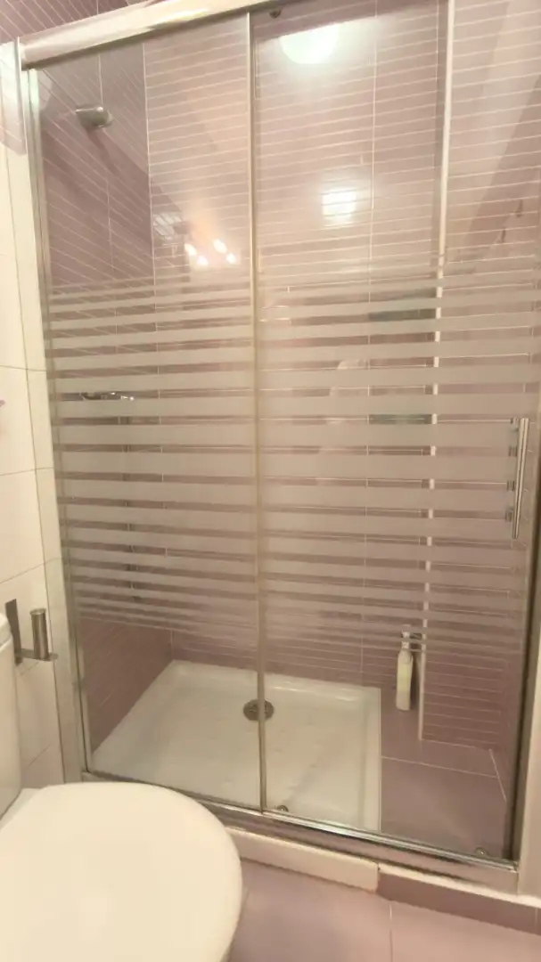 Baño de Apartamento de alquiler en Avilés con Calefacción y Amueblado