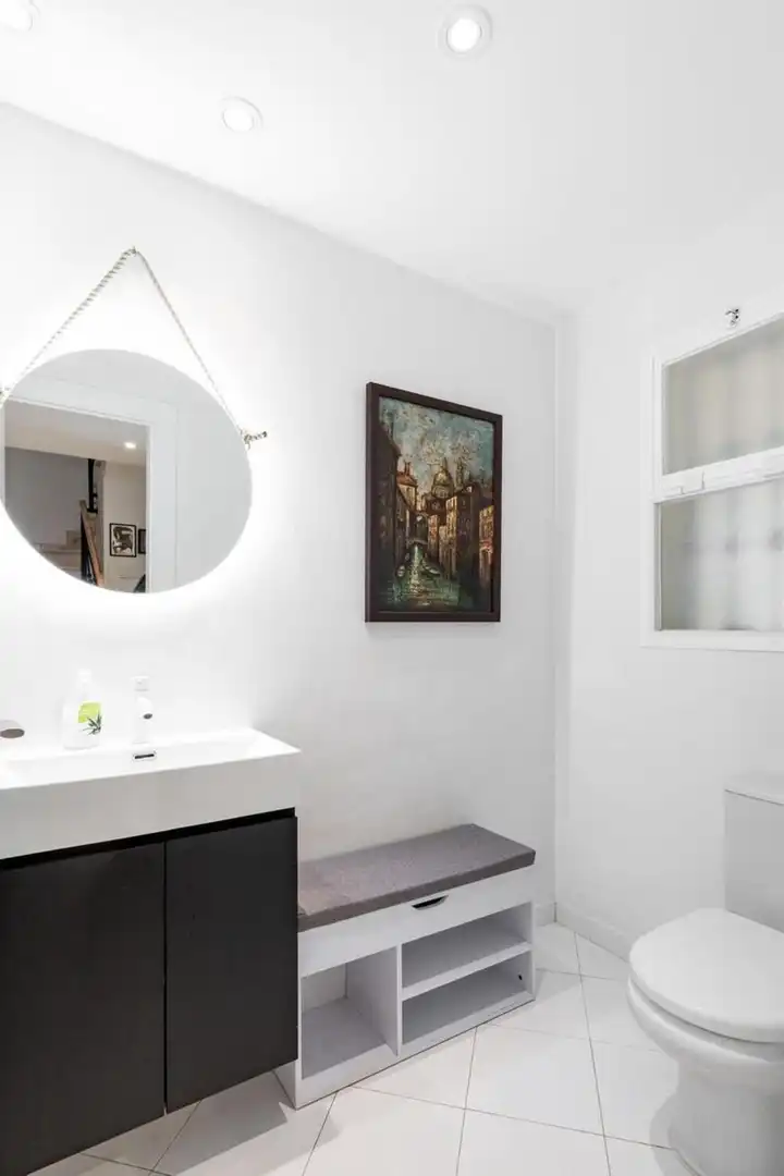 Baño de Casa adosada de alquiler en Benahavís con Aire acondicionado, Jardín privado y Terraza