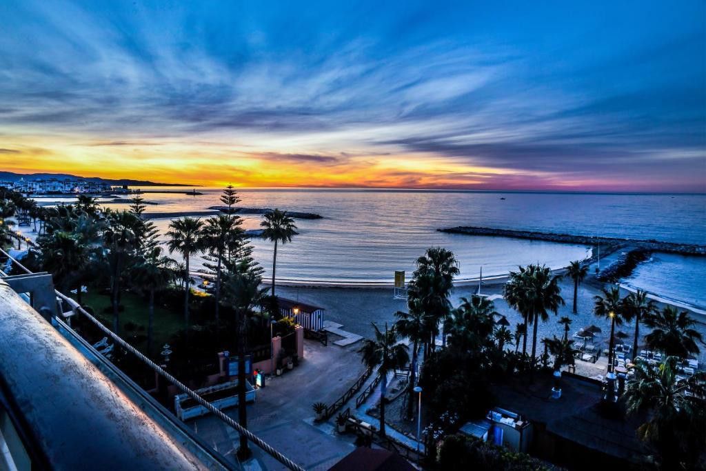 Vista exterior de Edifici en venda en Marbella