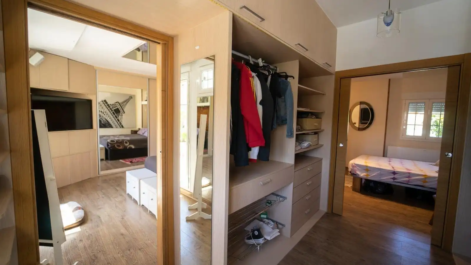 Habitación de Casa o chalet de alquiler en Huétor Vega con Aire acondicionado, Piscina y Amueblado