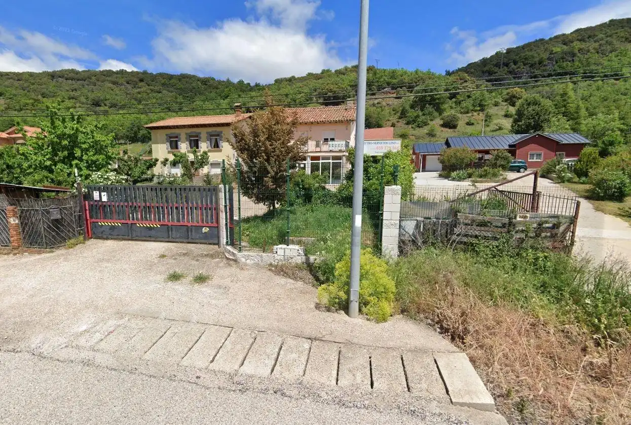 Finca rústica en venda en La Pola de Gordón  amb Calefacció i Jardí privat