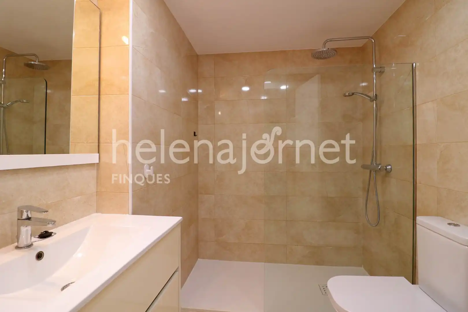 Baño de Piso en venta en Sant Feliu de Guíxols con Aire acondicionado, Calefacción y Balcón