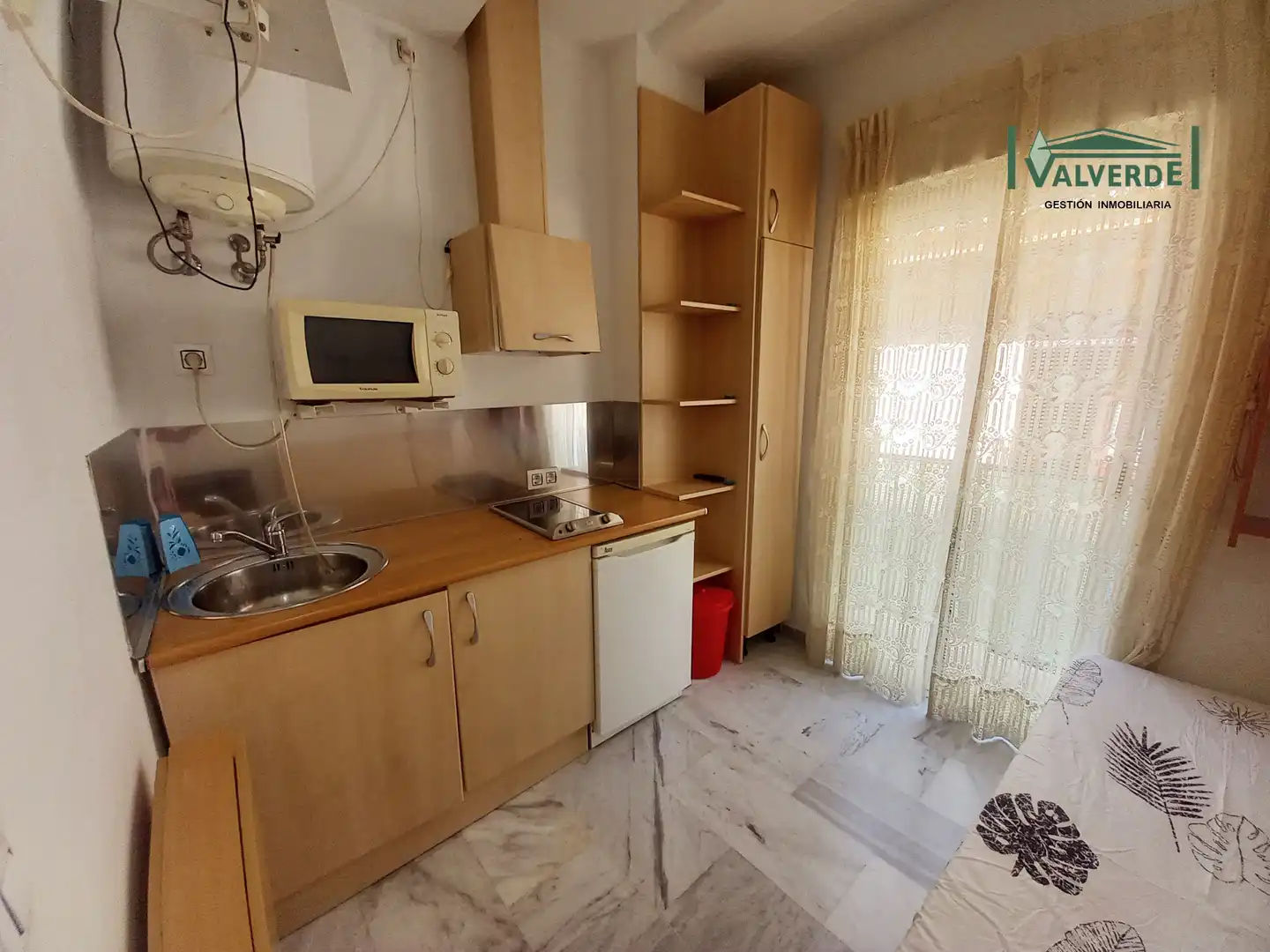 Küche von Wohnung zur Miete in Granada mit Möbliert, Waschmaschine und Mikrowelle