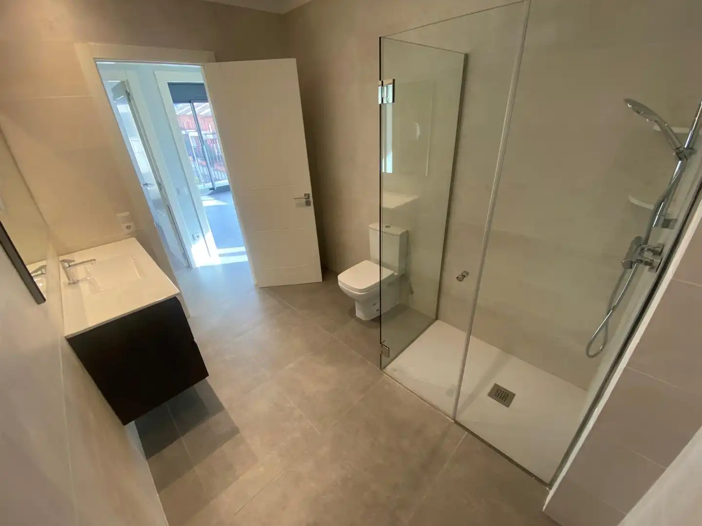 Baño de Casa adosada en venta en Vic con Calefacción, Jardín privado y Terraza