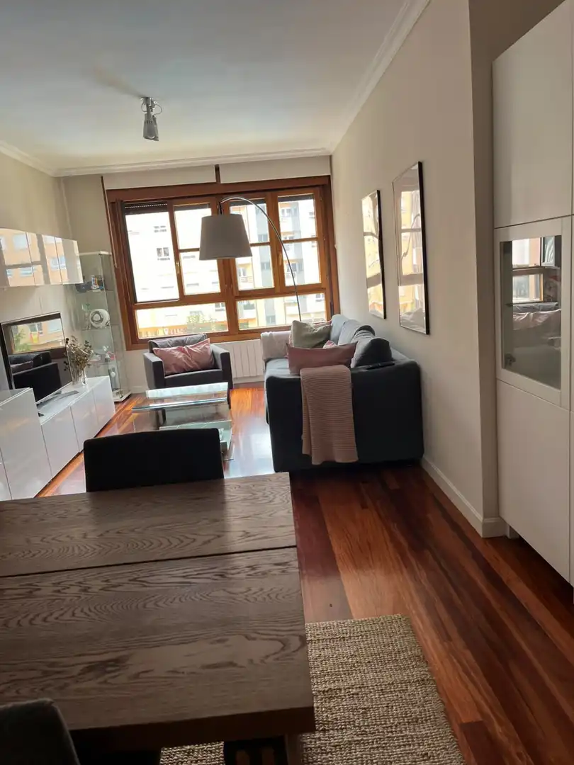 Wohnzimmer von Wohnung zur Miete in Gijón  mit Heizung, Privatgarten und Schwimmbad