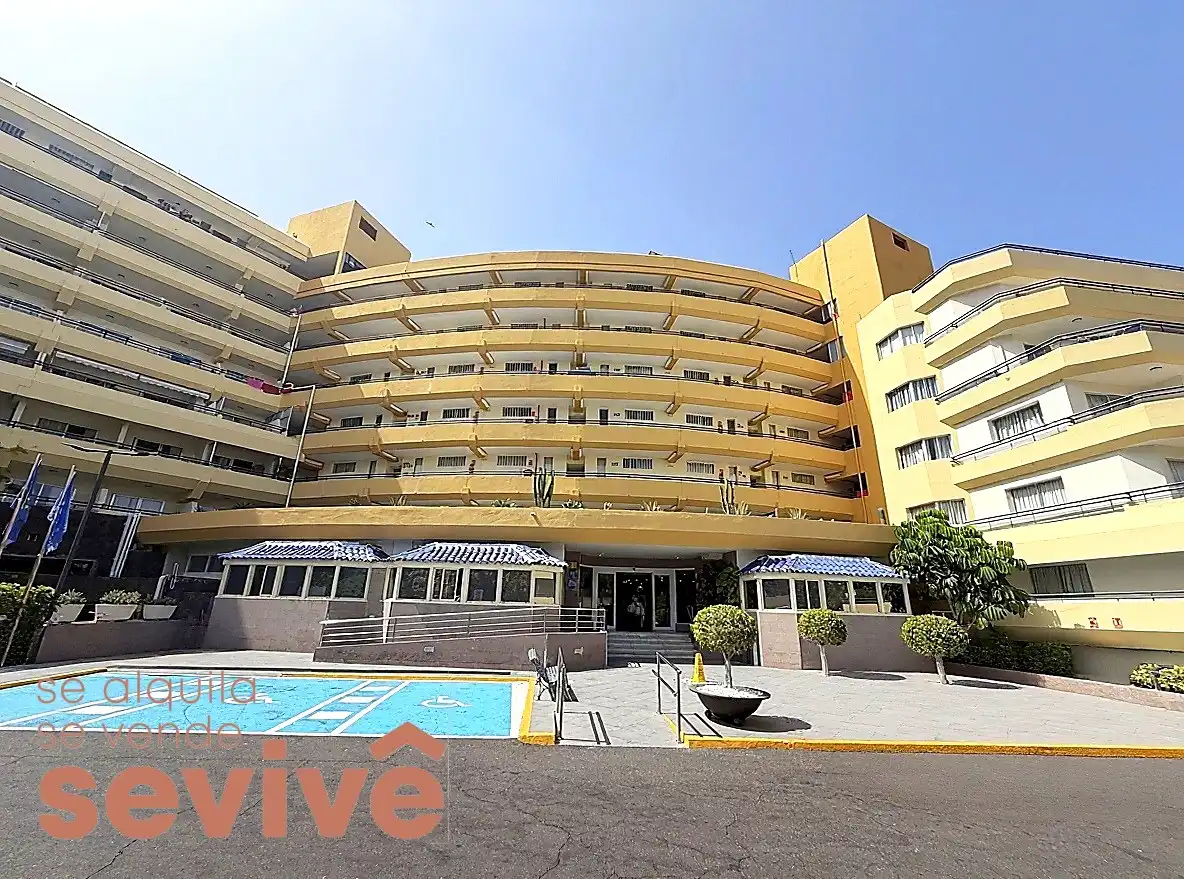 Vista exterior de Pis en venda en Adeje amb Piscina i Moblat