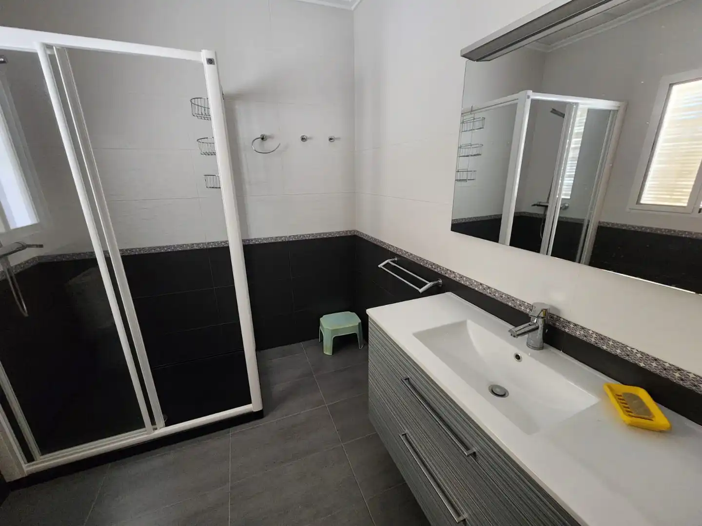 Badezimmer von Country house zum Verkauf in Tormos mit Privatgarten und Terrasse