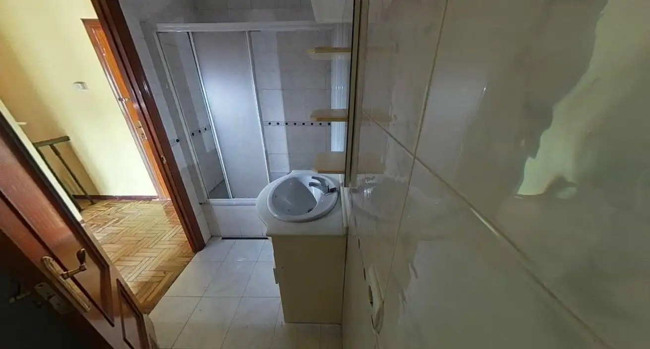 Baño de Dúplex en venta en Laviana