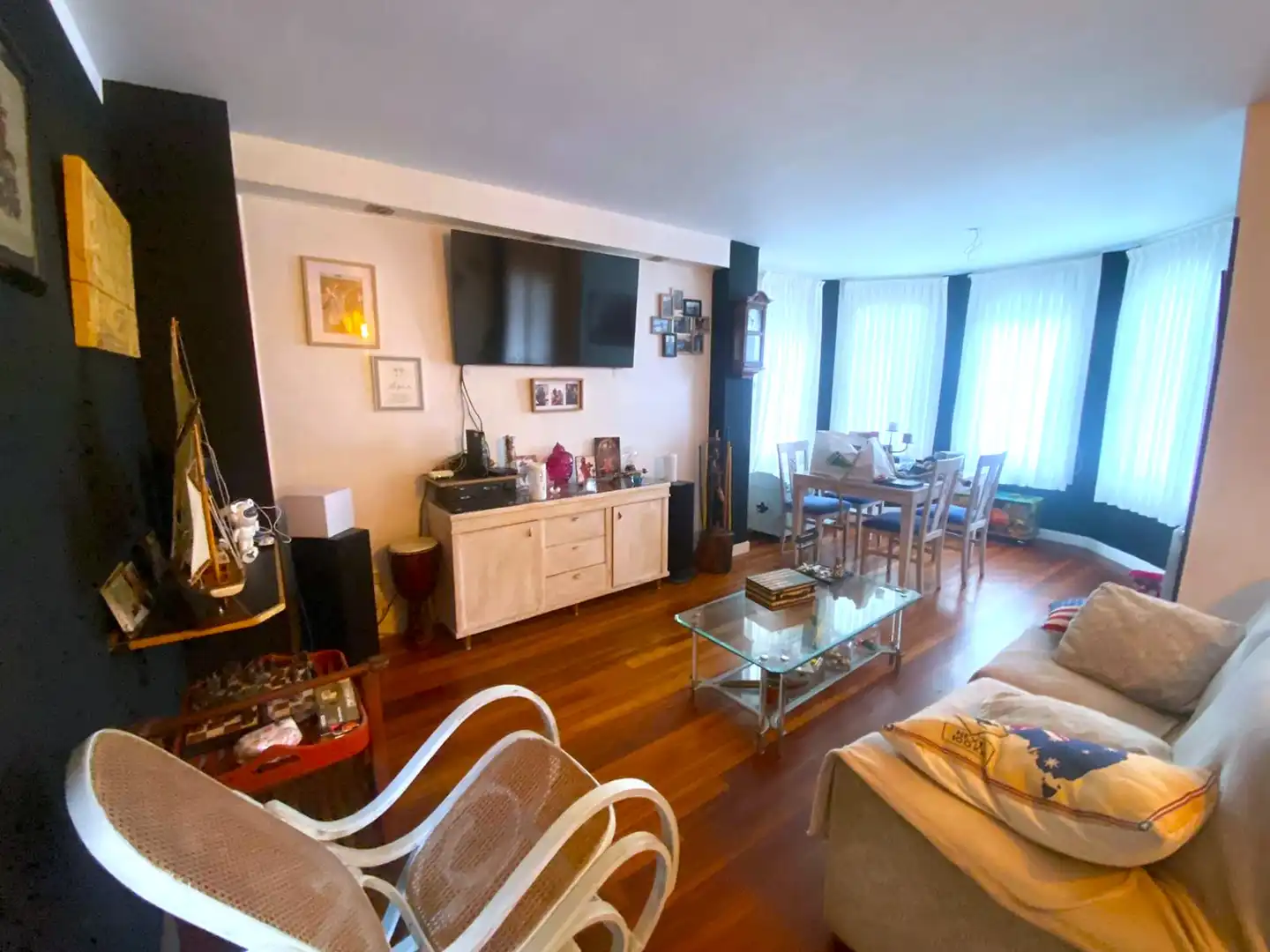 Sala de estar de Casa o chalet en venta en Castro-Urdiales con Calefacción, Jardín privado y Parquet