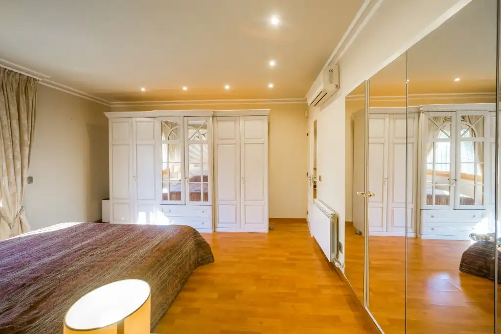 Habitación de Casa adosada en venta en Castell d'Aro, Platja d'Aro i s'Agaró con Aire acondicionado, Calefacción y Jardín privado