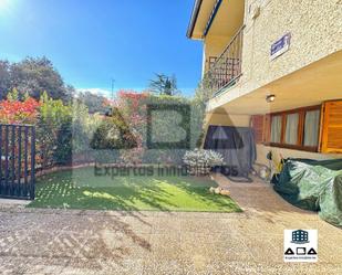 Jardí de Casa adosada en venda en El Escorial amb Calefacció, Jardí privat i Terrassa