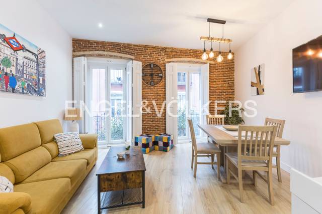 Apartamento en Alquiler en Cortes - Huertas