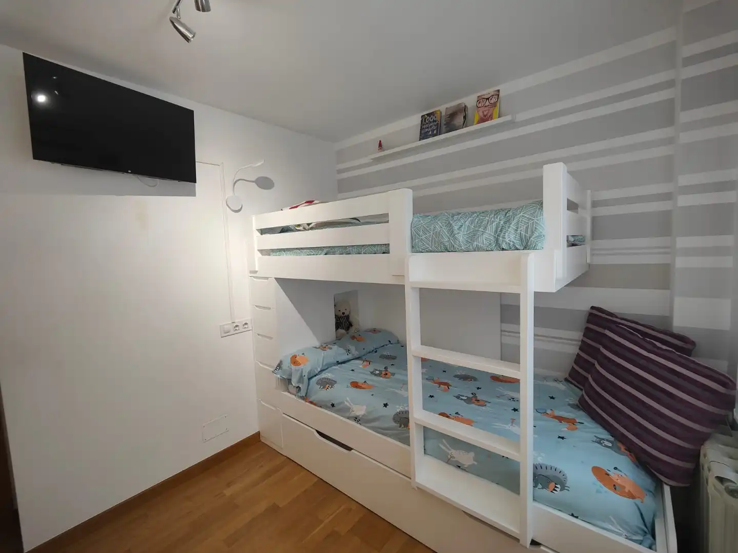 Bedroom of Flat for rent in Ames  with Heating, Parquet flooring and Storage room