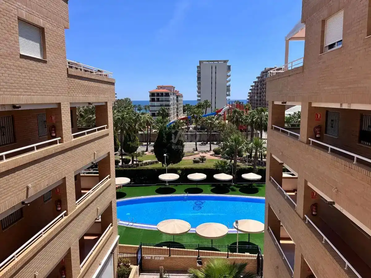 Vista exterior de Apartament en venda en Oropesa del Mar / Orpesa amb Aire condicionat, Piscina i Balcó