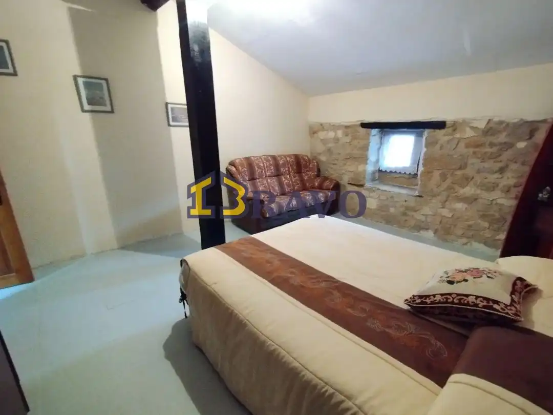 Houses for sale in Medina de Pomar, Burgos