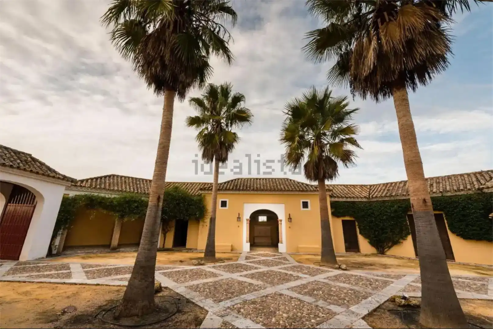 Vista exterior de Finca rústica en venda en Mairena del Aljarafe amb Aire condicionat, Jardí privat i Parquet