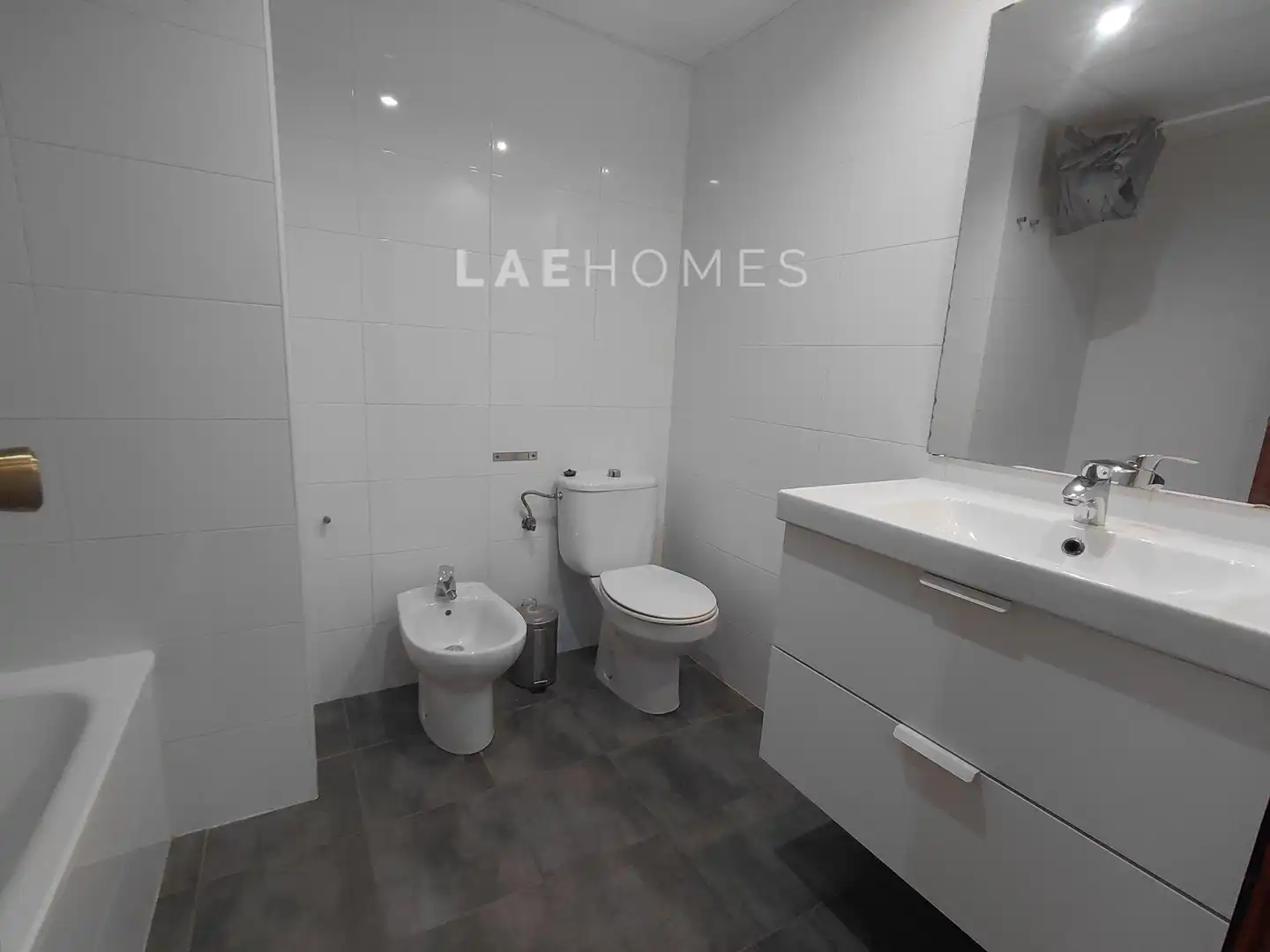 Bathroom of Flat for rent in Castellón de la Plana / Castelló de la Plana  with Air Conditioner and Heating