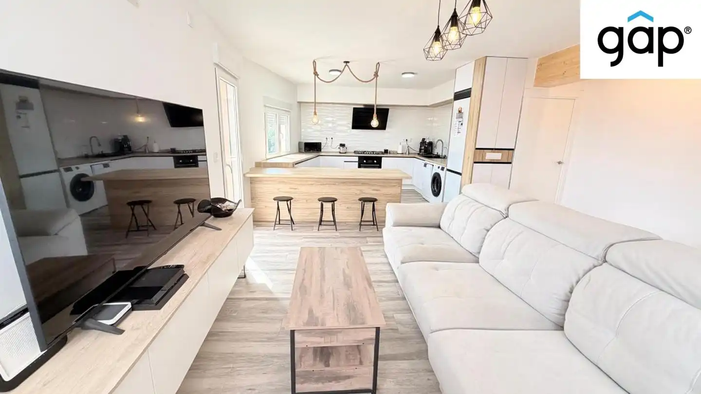 Living room of Flat for sale in Cuenca  with Heating, Terrace and Furnished
