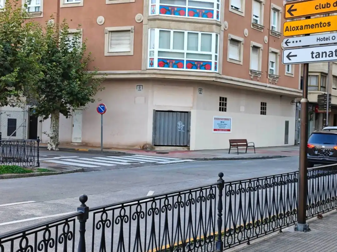 Außenansicht von Geschaftsraum zur Miete in Ribadeo, Lugo