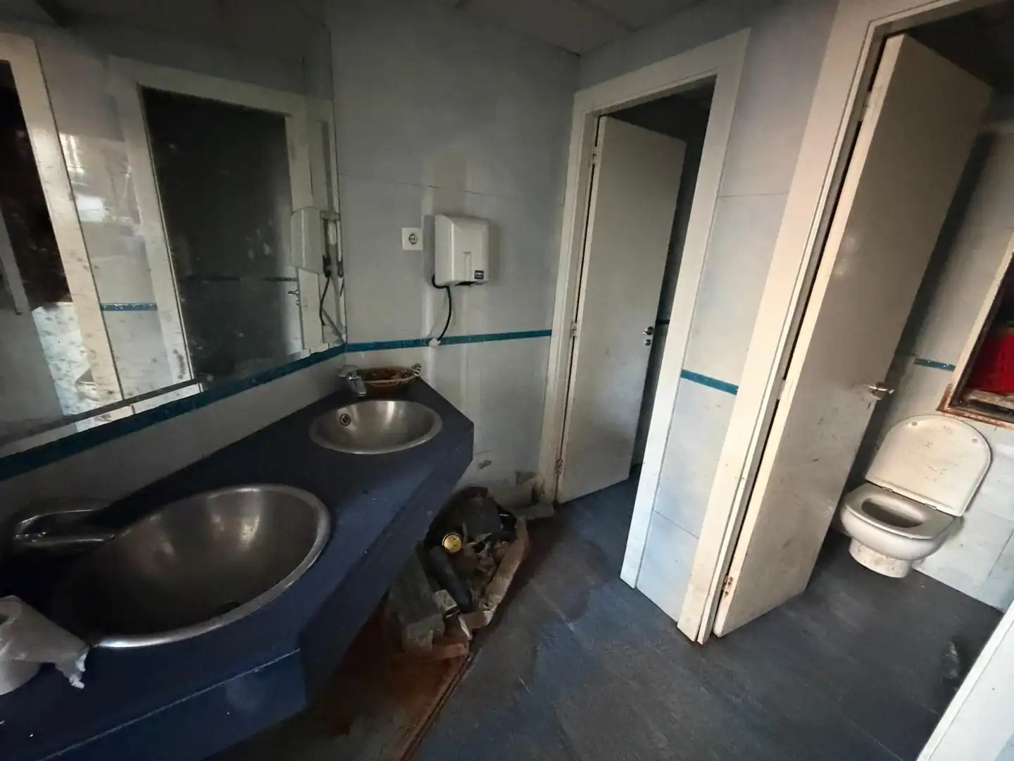 Baño de Local en venta en Lloret de Mar