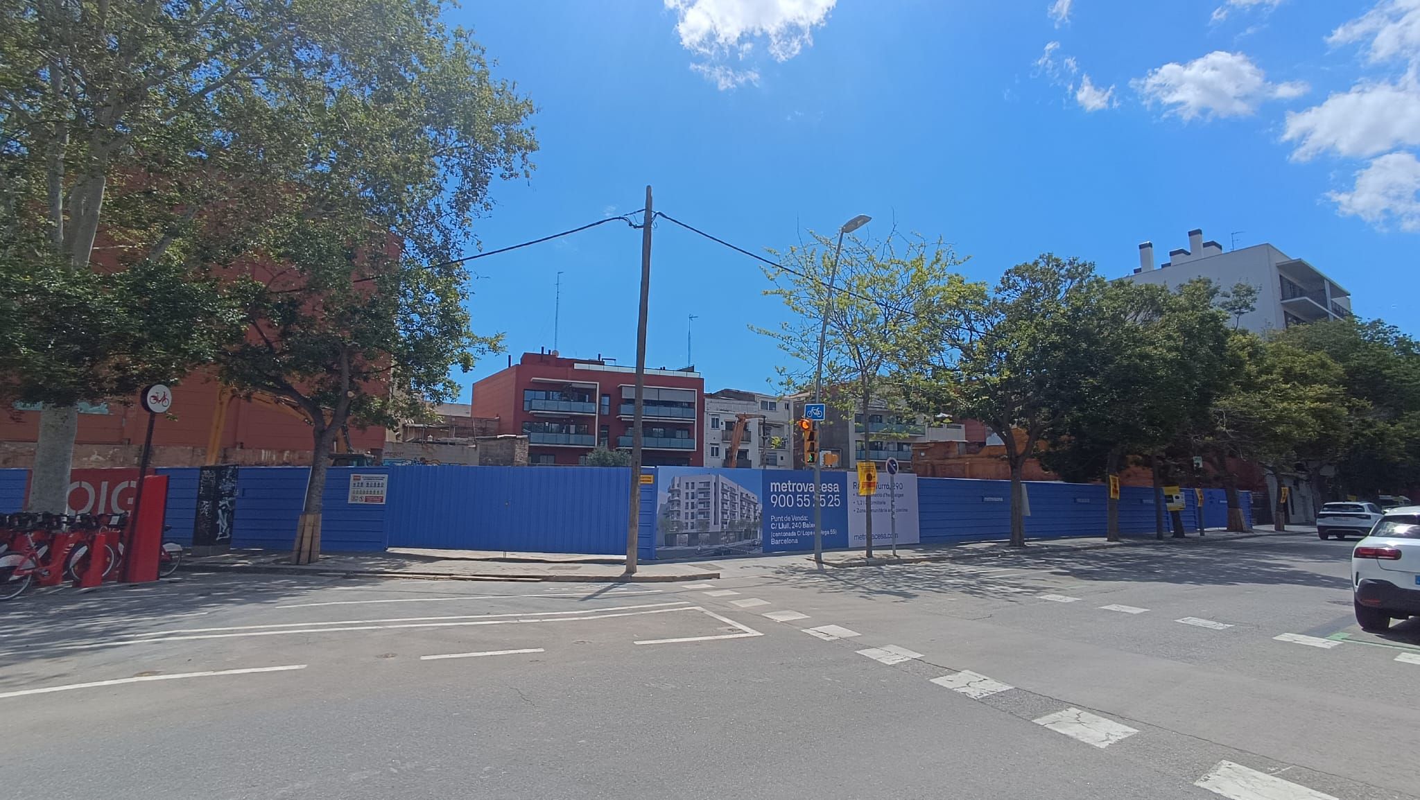 Exterior view of Flat for sale in  Barcelona Capital  with Air Conditioner, Private garden and Parquet flooring