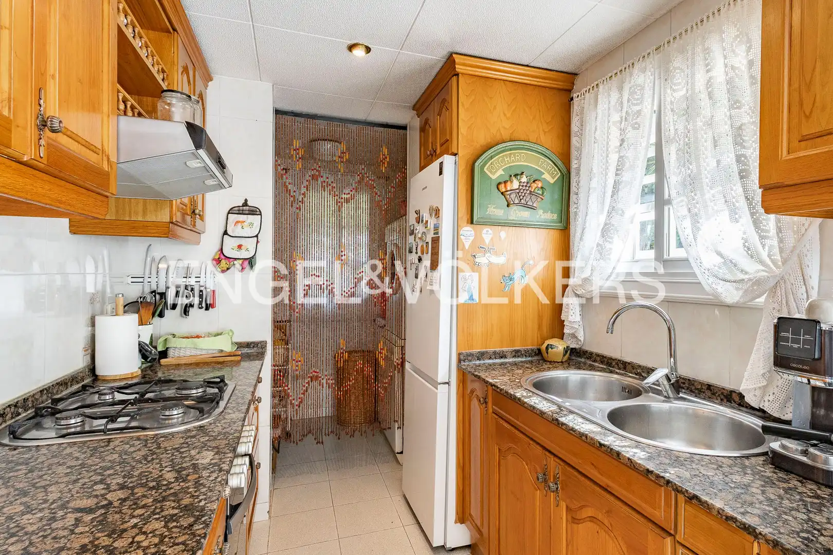 Cuina de Casa o xalet en venda en Sant Cugat del Vallès amb Calefacció, Jardí privat i Parquet