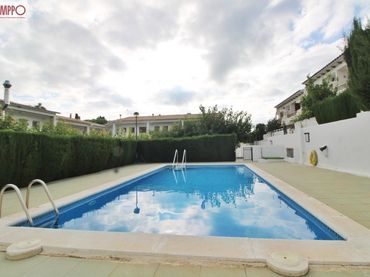 Piano terra con piscina in vendita a Els Masos - Els Garrofers