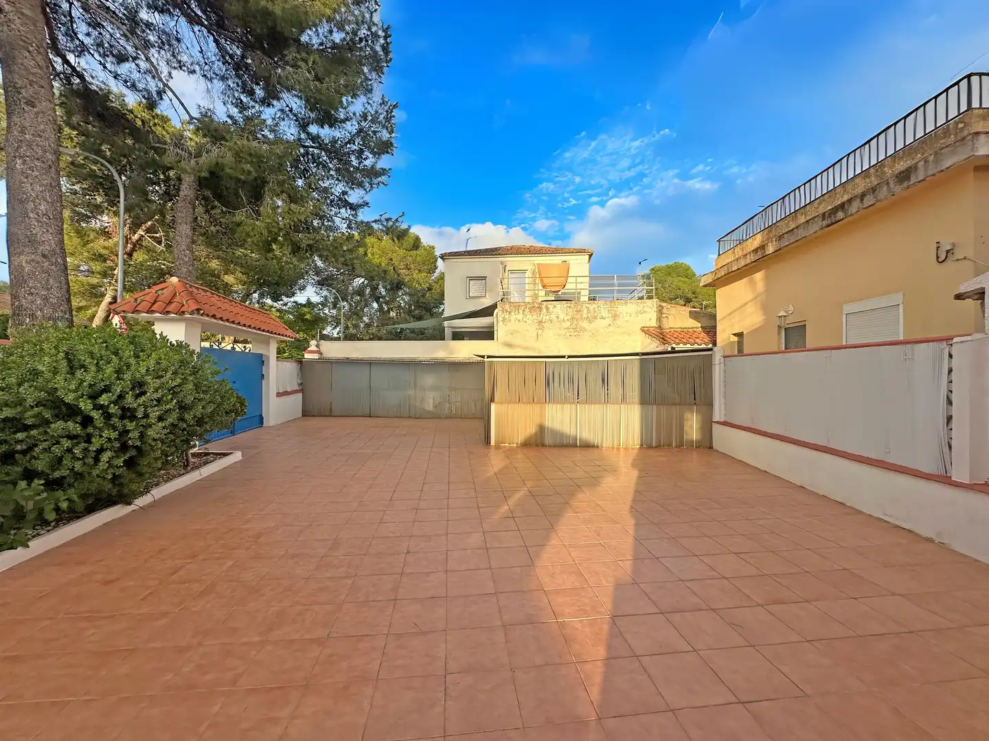 Vista exterior de Casa o chalet en venta en Paterna con Aire acondicionado, Jardín privado y Terraza