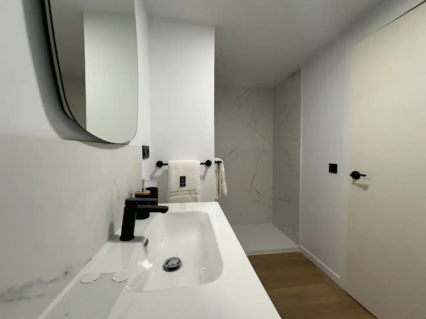 Bathroom of Flat for sale in Ontinyent  with Air Conditioner and Heating