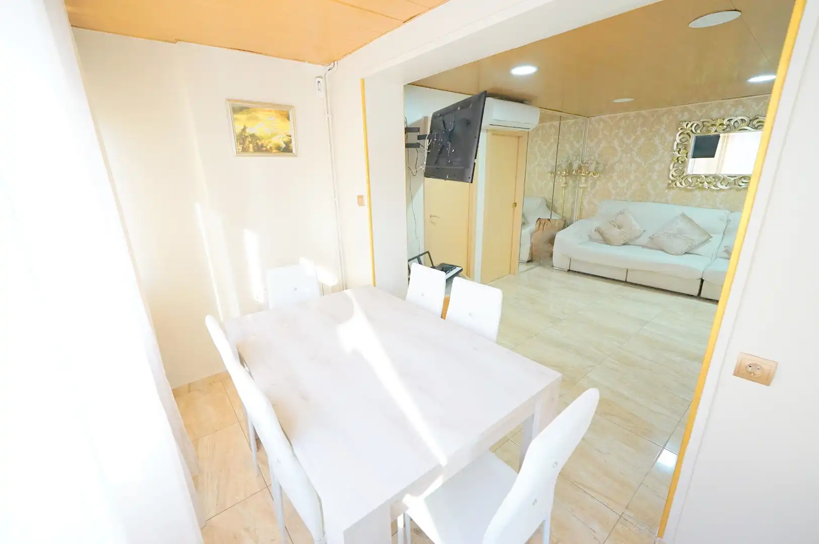 Dining room of Flat for sale in Barcelona  with Air Conditioner, Heating and Storage room