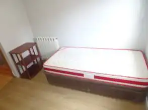 Bedroom of Flat for rent in Gijón   with Heating, Parquet flooring and Furnished