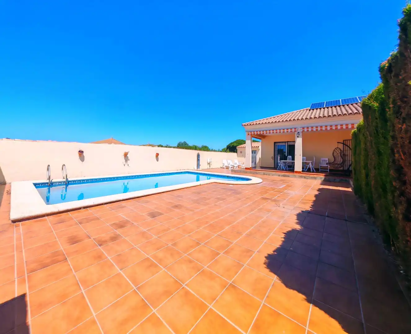 Piscina de Casa o xalet en venda en Chiclana de la Frontera amb Aire condicionat, Jardí privat i Piscina