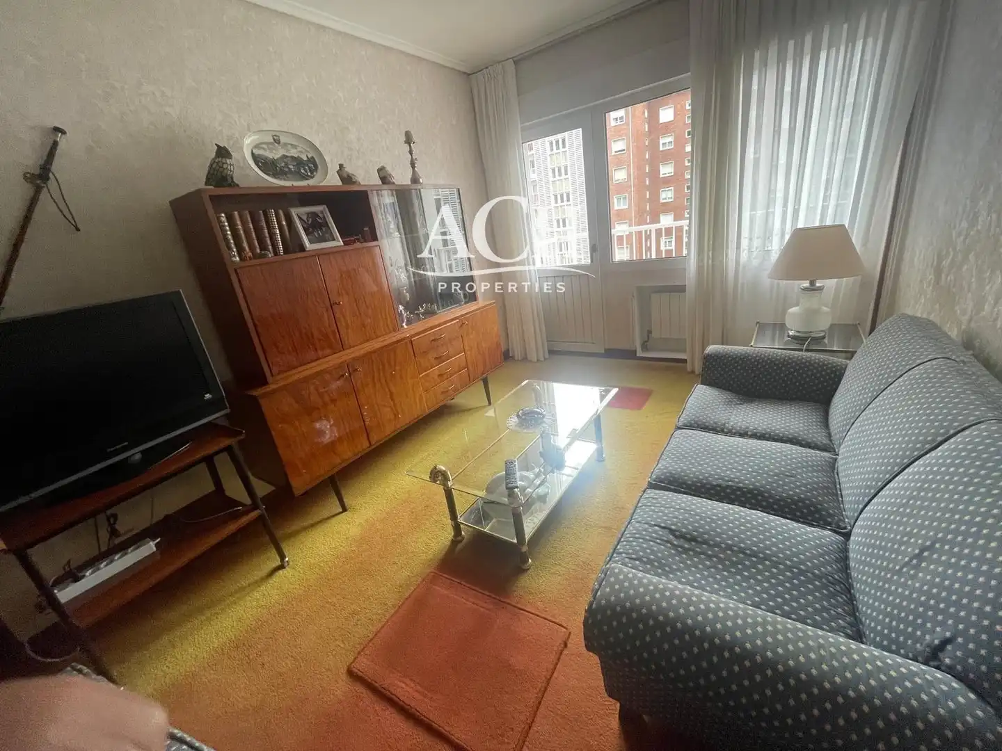 Sala d'estar de Pis de lloguer en Bilbao  amb Terrassa, Moblat i Balcó