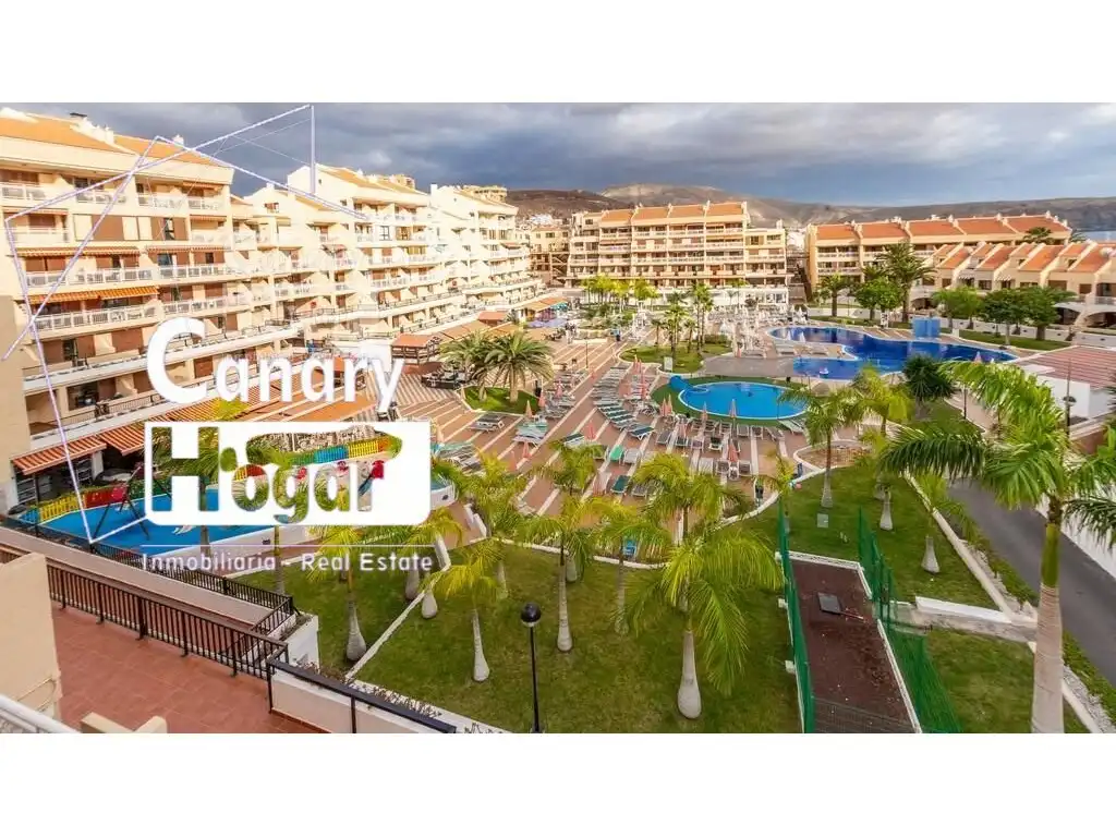 Vista exterior de Casa o chalet en venta en Arona con Calefacción, Jardín privado y Balcón