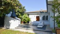 Vista exterior de Casa o xalet en venda en Cambrils amb Aire condicionat, Calefacció i Jardí privat