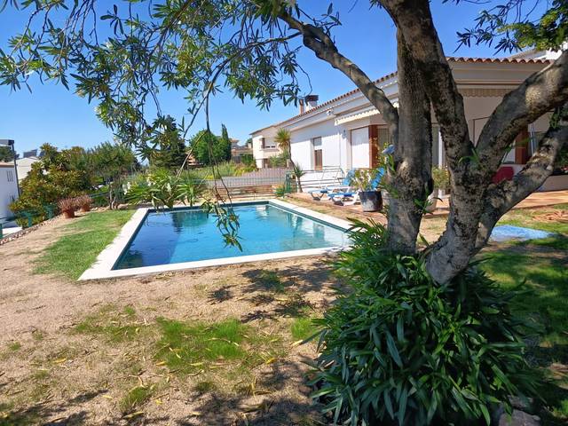 Casa-chalet en Alquiler en PEIUS PASCUAL I CARBÓ en Montjuïc