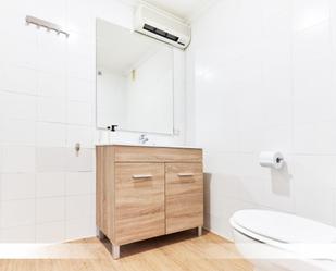 Bany de Apartament per a compartir en  Sevilla Capital amb Aire condicionat, Calefacció i Forn