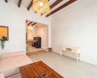 Sala d'estar de Casa o xalet en venda en Montuïri amb Jardí privat, Terrassa i Moblat