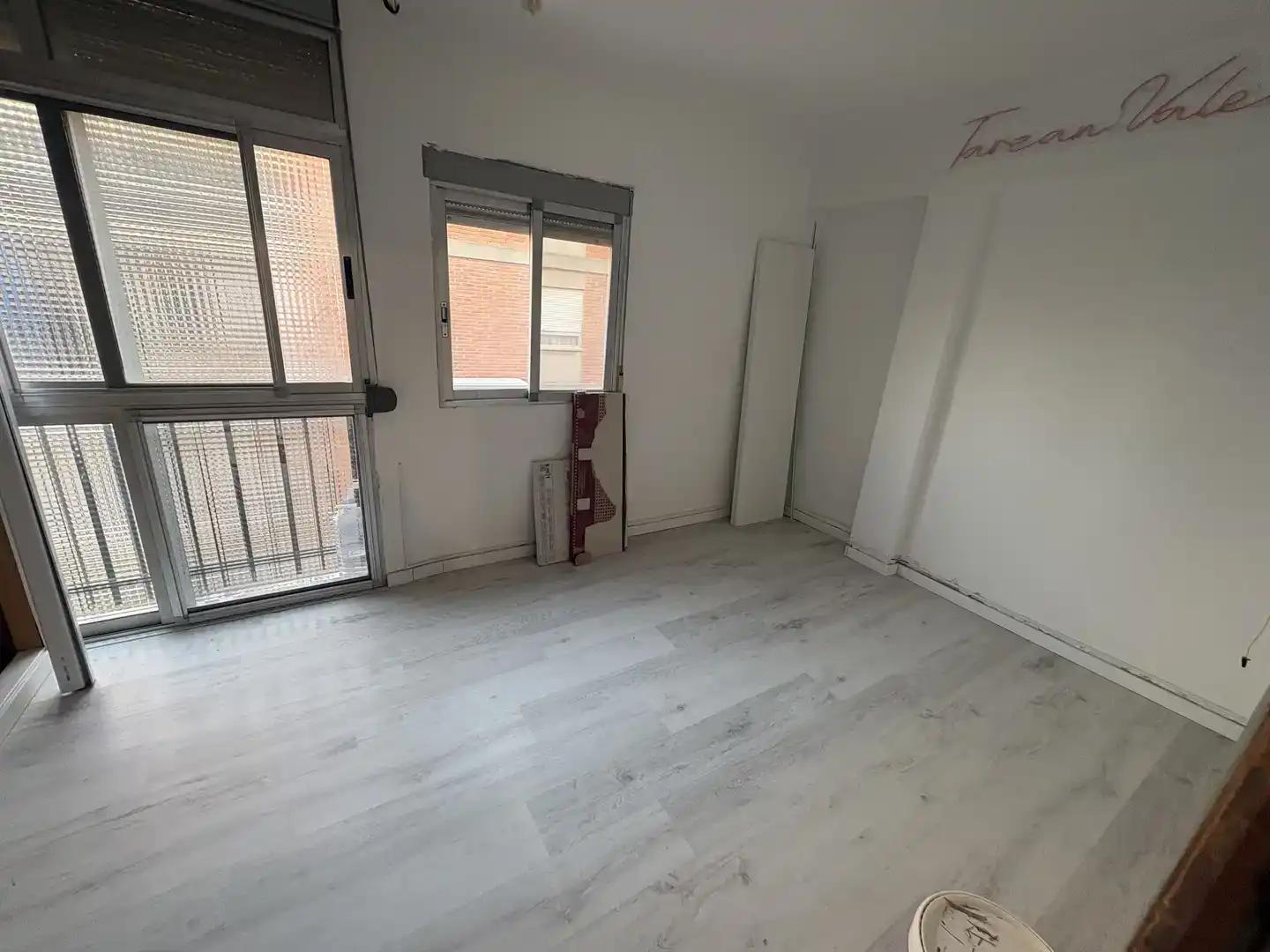 Schlafzimmer von Wohnung zur Miete in Alfafar mit Klimaanlage und Balkon