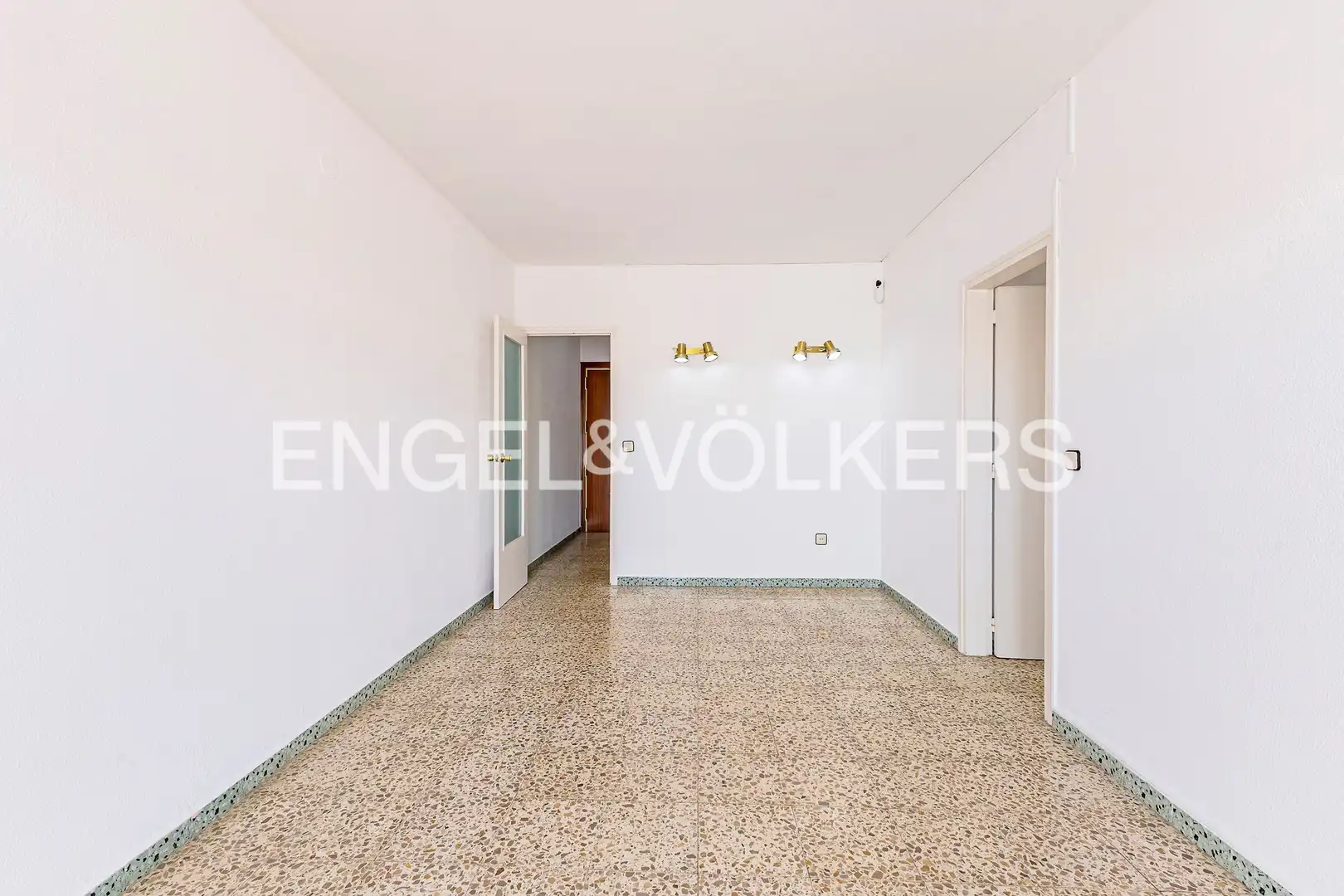 Piso en venta en Sant Boi de Llobregat con Calefacción, Terraza y Balcón
