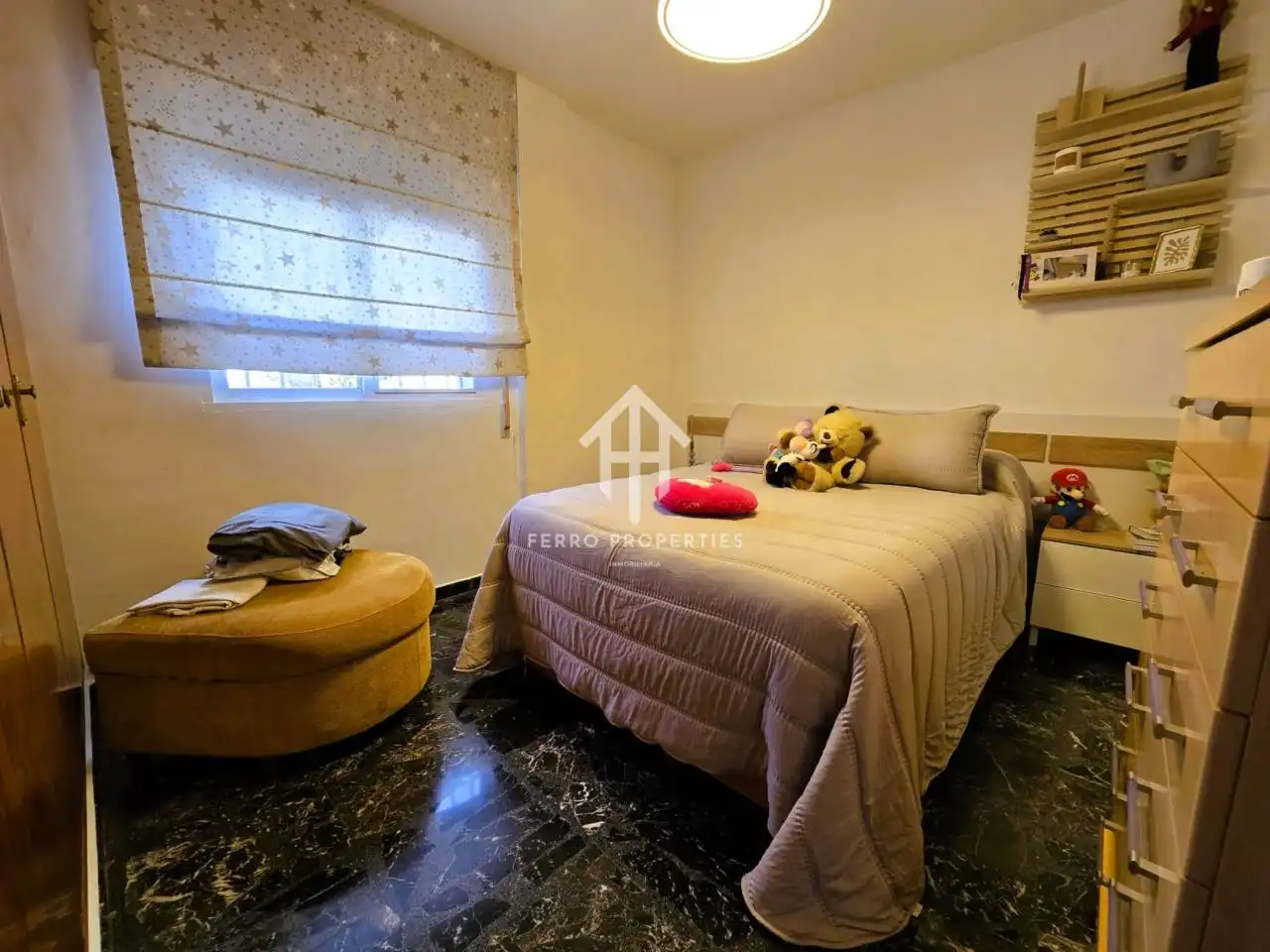 Dormitori de Casa o xalet en venda en Loja amb Jardí privat, Terrassa i Piscina