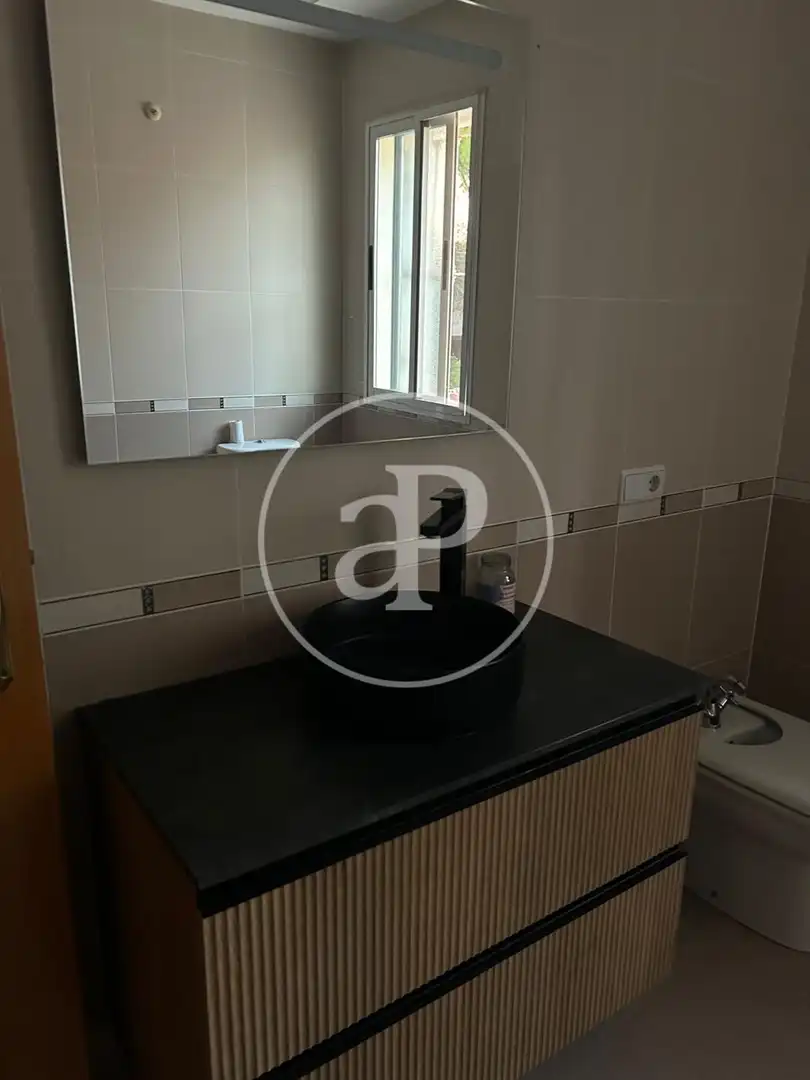 Bathroom of Flat for rent in Riba-roja de Túria  with Air Conditioner, Heating and Private garden