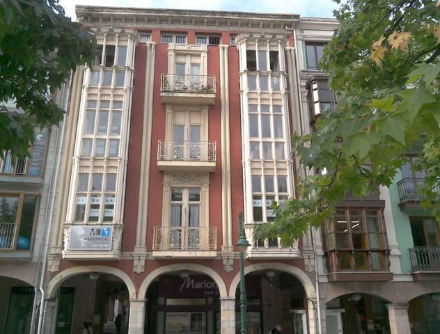 Local comercial en Venta en PZ PIQUE Y VALERA Nº 1 00008 en Centro