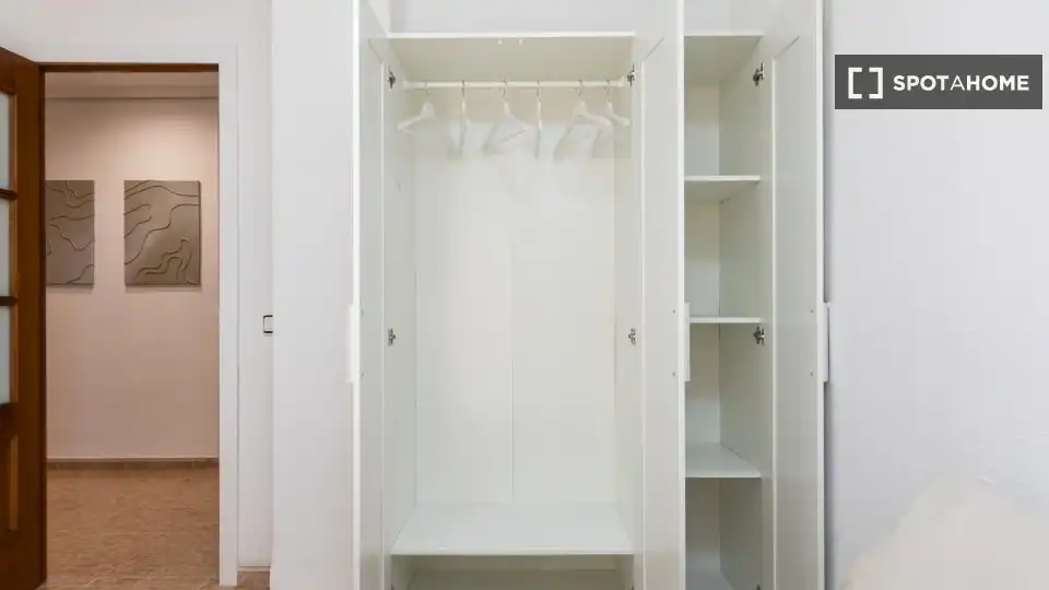 Room in Russafa
