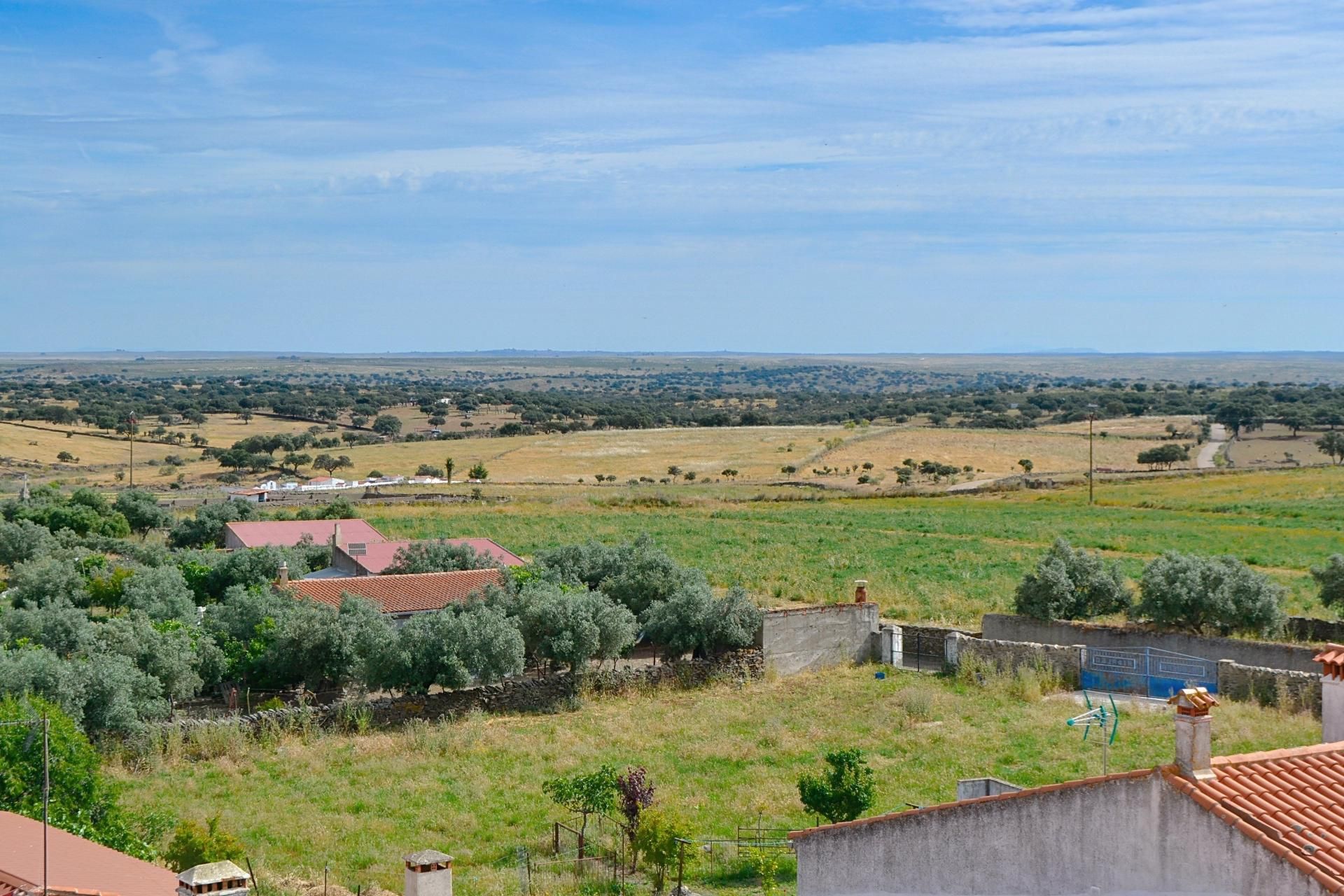 Country house zum verkauf in Herreruela mit Heizung, Terrasse und Schwimmbad