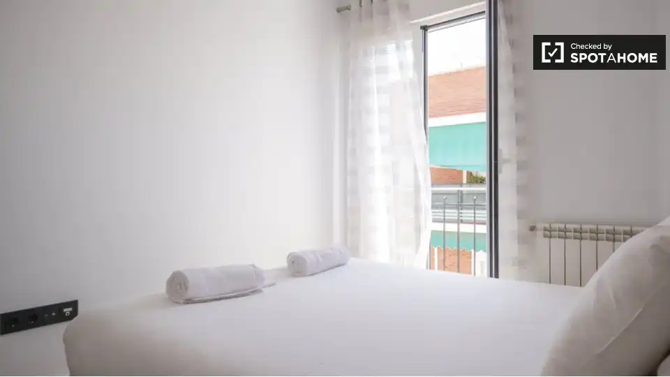 Habitación de Piso de alquiler en Madrid con Aire acondicionado, Calefacción y Amueblado