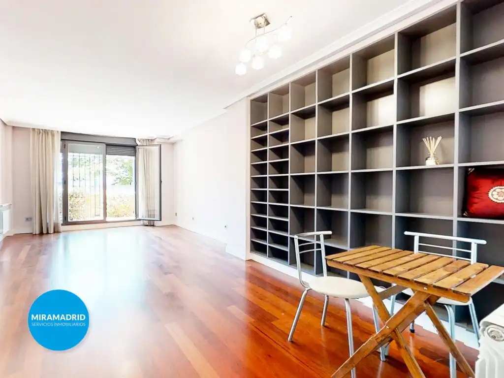 Sala de estar de Planta baja en venta en Paracuellos de Jarama con Aire acondicionado, Terraza y Piscina comunitaria