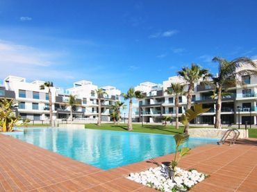 Àtic amb piscina en venda a El Raso